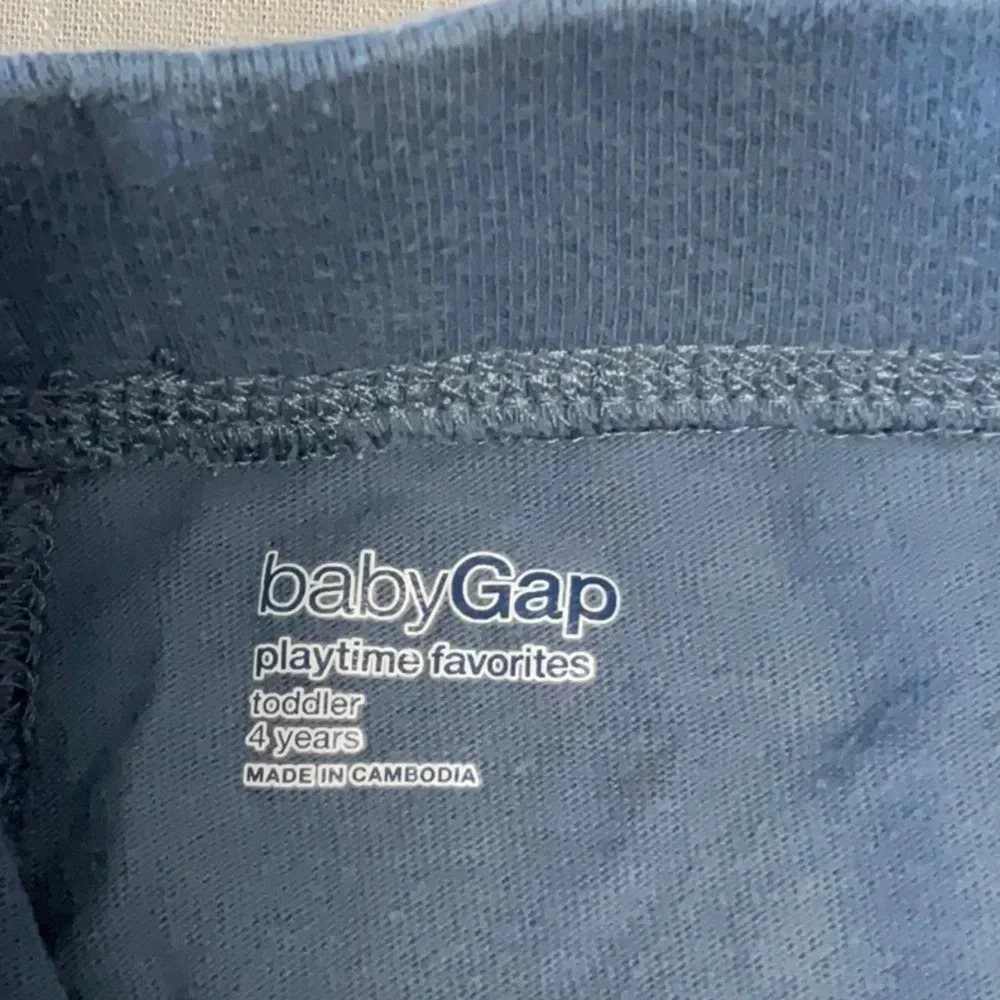 GAP - Picture 3 of 5